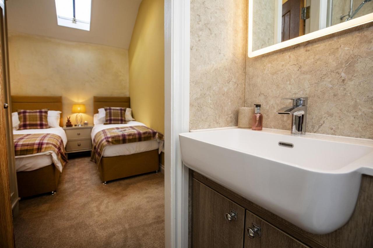 Thirley Cotes Farm Cottages Скарборо Екстер'єр фото